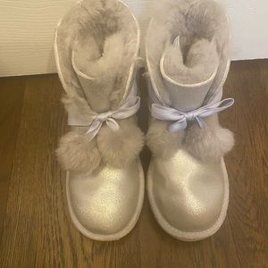 Ugg Girls Silver Pom Pom Boots Size 4